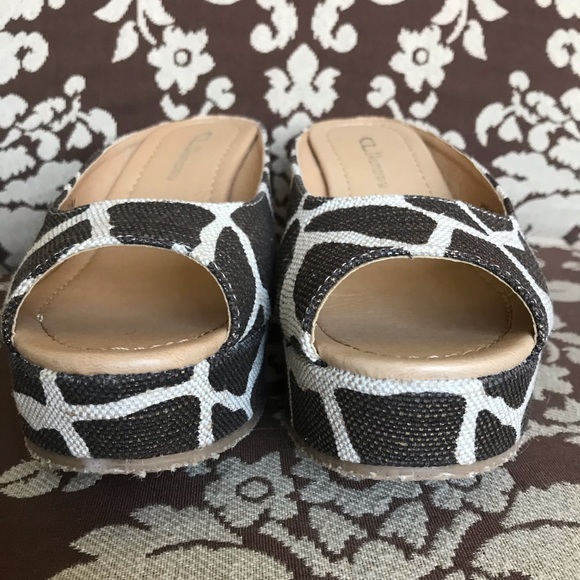 NWOT Adorable Cow print wedges - Picture 5 of 8